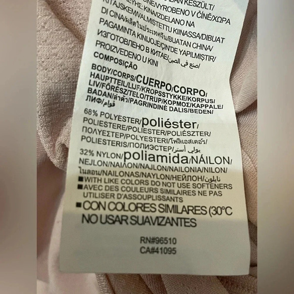 Baby Pink Under Armour workout top!! - Picture 5 of 5